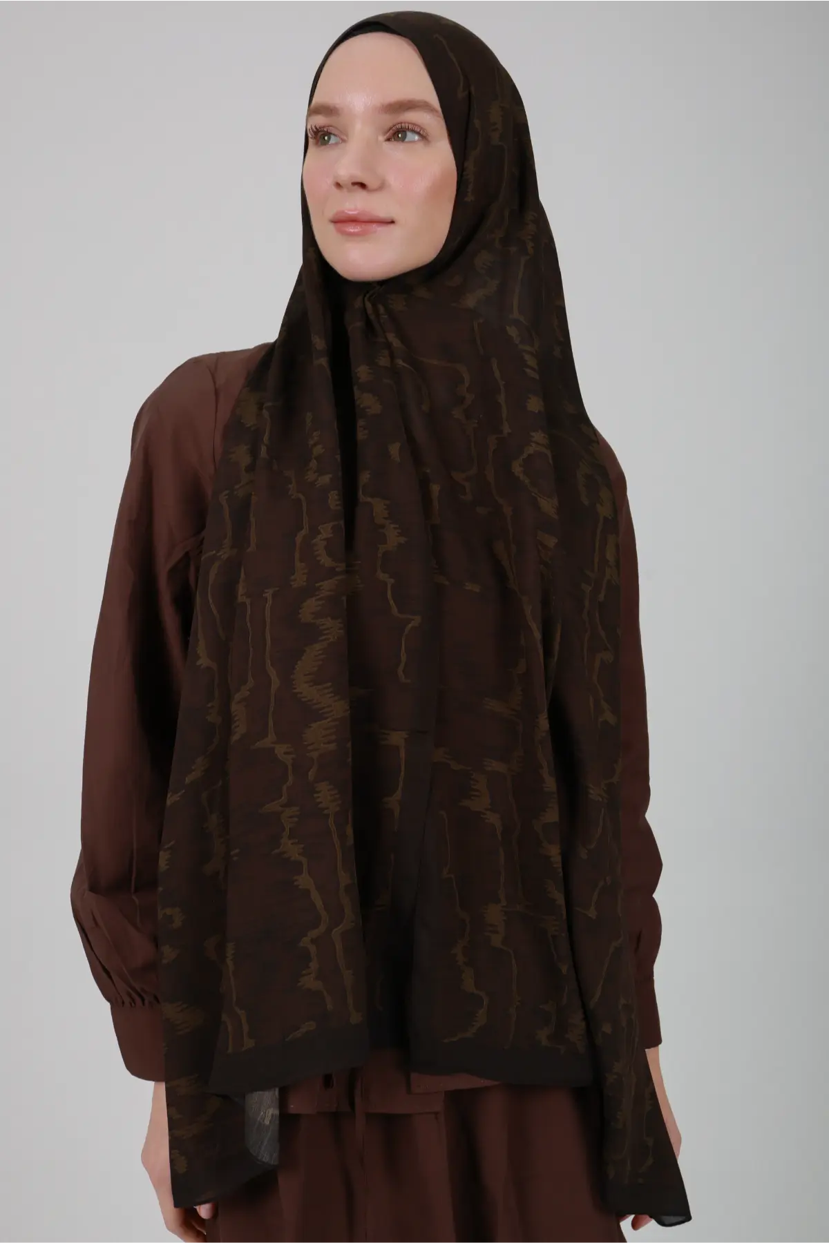 Hera Desenli Acı Kahve Şal - Görsel 3