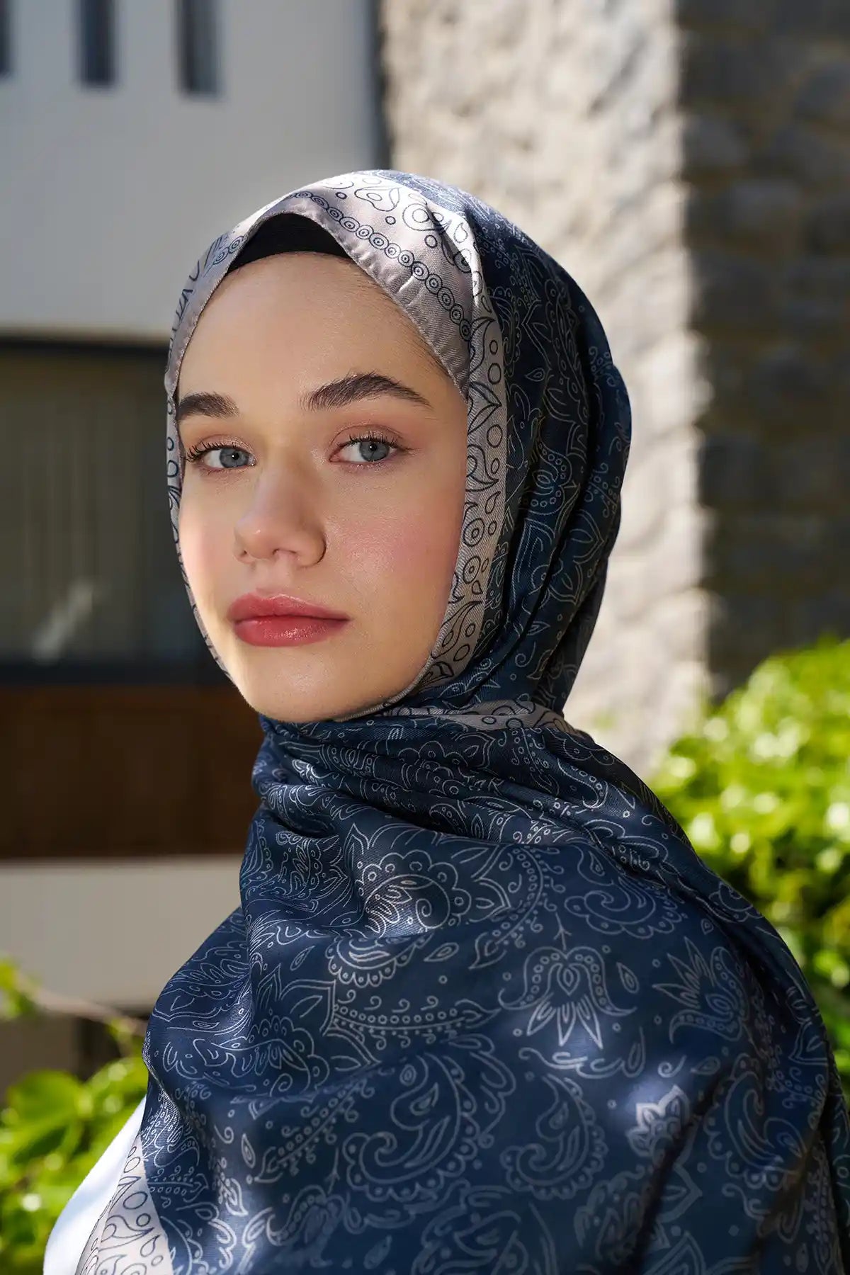 Rosa Desen Şal - Lacivert - Görsel 3